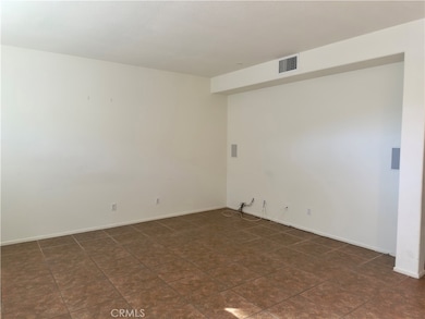 3003 W Riverside Dr unit 110, Burbank, CA 91505 - photo 4