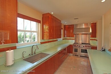 6 Kitchen