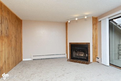 Living Room_KI_IMG_1053-SMALL