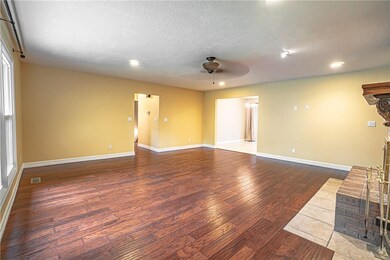 104 Overton Dr, Bella Vista, AR 72714 - photo 2