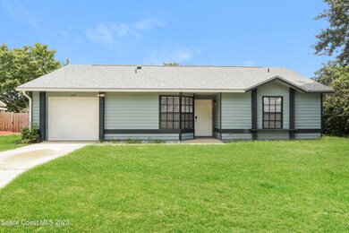 002-photo-front-view-11676425