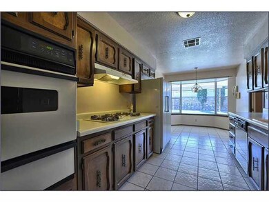 1928 Octubre Dr, El Paso, TX 79935 - photo 5