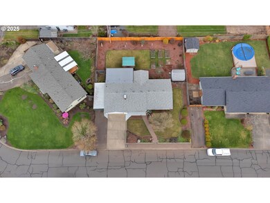 1448 Cheek St, Springfield, OR 97477 - photo 4