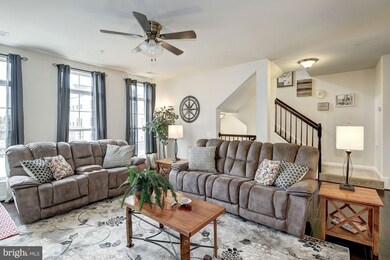 43597 Helmsdale Terrace, Chantilly, VA 20152 - photo 4