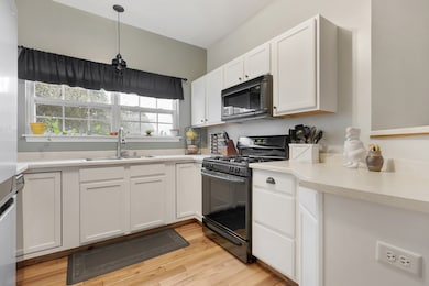 516 Clayton Cir, Sycamore, IL 60178 - photo 3