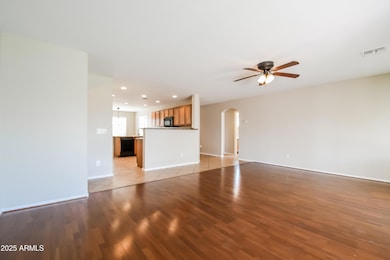 1025614.16244 North 28th Street - Living