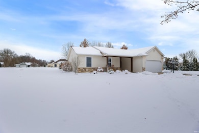19727 Bluestem Ln, Goshen, IN 46528 - photo 2