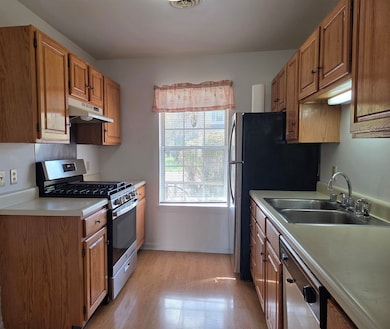 115 Rivers Edge Dr unit 115, Burlington, VT 05408 - photo 5