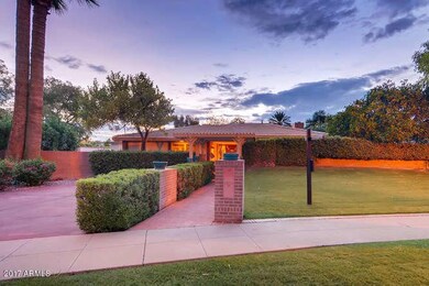 1814 Palmcroft Way NW Phoenix-small-002-