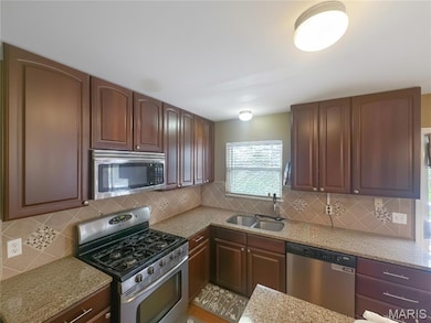 852 Molloy Dr, O Fallon, MO 63366 - photo 5