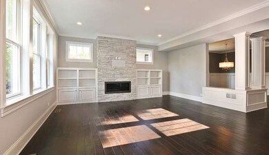 296 E 3rd St, Elmhurst, IL 60126 - photo 2