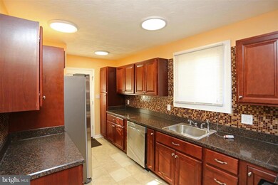 8817 Winterbrook Rd, Randallstown, MD 21133 - photo 6