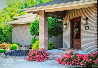 9398 W Mirror Rd, Columbus, IN 47201 - photo 3