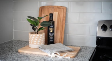 12111 Main St unit 4303, Houston, TX 77035 - photo 5