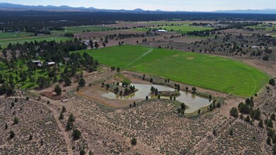 24020 Skywagon Dr, Bend, OR 97701 - photo 2