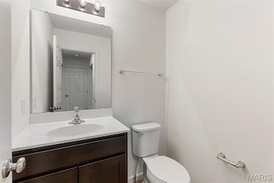 12240 Louiselle Park Dr, Maryland Heights, MO 63043 - photo 4