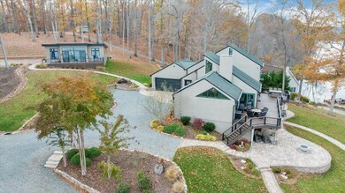 421 & 423 Fox Chase Rd
