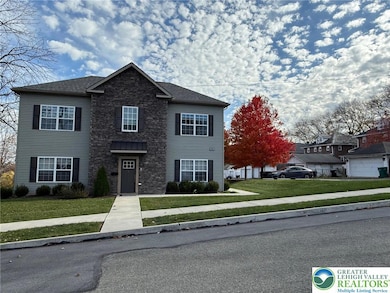 1332 Genoa St unit 2, Bethlehem, PA 18018 - photo 2