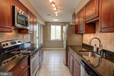 Treebrooke unit 402, Oakton, VA 22124 - photo 5