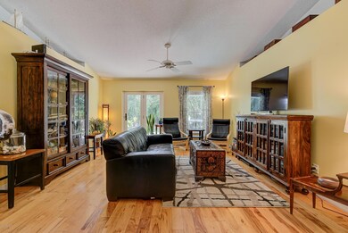 Living Area 2