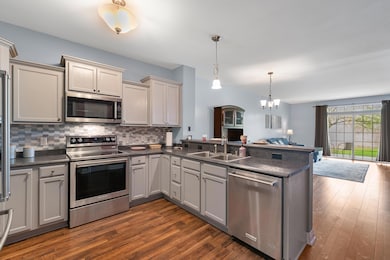 N165W20513 Berry Patch Rd-12