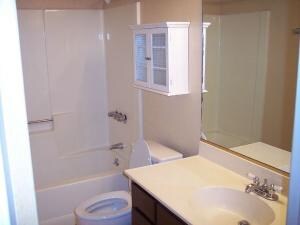 230sunset8bathroom