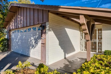 3-211952036-05 Exterior Front Entry
