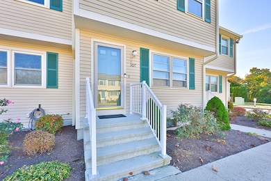 307 Ocean Meadows, Fairhaven, MA 02719 - photo 7