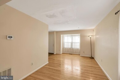 1640 Willowwood Ct, Hyattsville, MD 20785 - photo 4