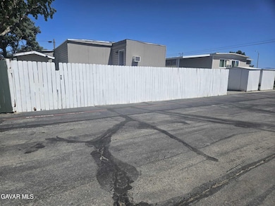 3157 E Avenue I unit B2, Lancaster, CA 93535 - photo 2