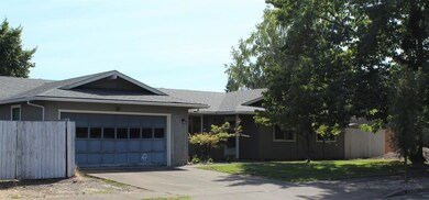 1468 Papago Dr, Medford, OR 97504 - photo 2