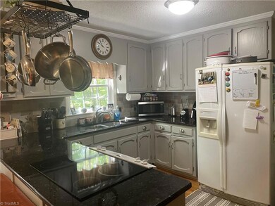 1284 Briarcliff Dr, Asheboro, NC 27205 - photo 6