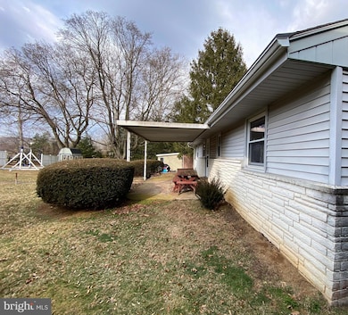 328 W Elm St, Reading, PA 19607 - photo 5