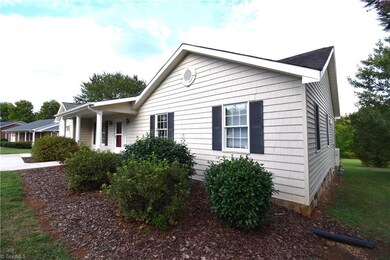 864 Rockcliff Terrace, Asheboro, NC 27205 - photo 2