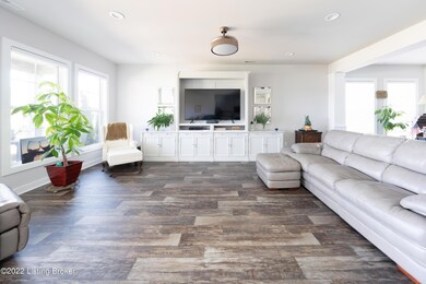 8628 Beaumont Cove Ct, Louisville, KY 40291 - photo 6