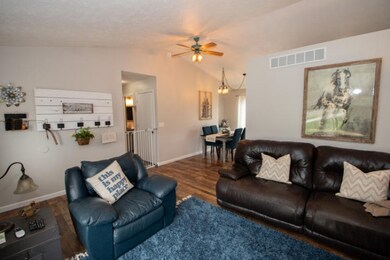 27210 US 12 Edw Living room 5