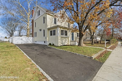 307 Pine St, Lakehurst, NJ 08733 - photo 2