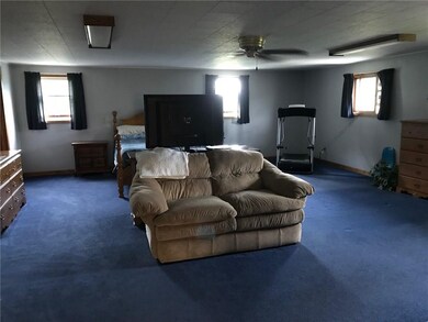 MASTER BEDROOM SUITE