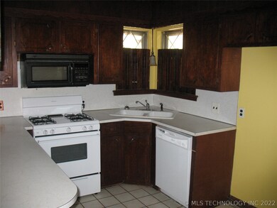 3028 W 56th St, Tulsa, OK 74107 - photo 4