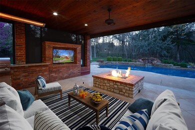 STUNNING, private oasis. Saltwater pool,firepit, s