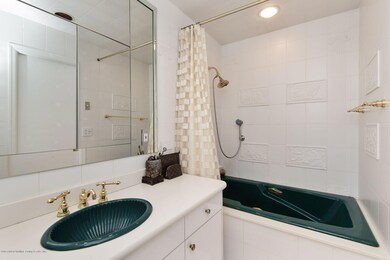 70 Merrick ave 23