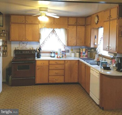 1425 Harding Ave, Hershey, PA 17033 - photo 3