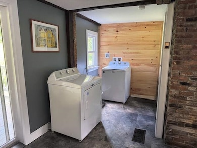 1st Fl. Laundry