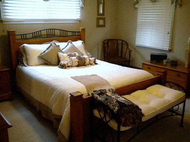 14 Roger Williams Dr, Greenville, RI 02828 - photo 6