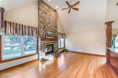 613 Spruce Ct, Oswego, IL 60543 - photo 7