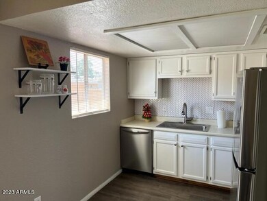 2847 N 46th Ave unit 16, Phoenix, AZ 85035 - photo 3