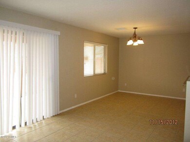 3339 Dining Area