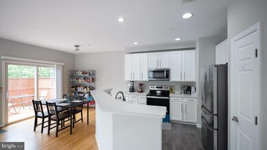 21017 Sojourn Ct, Germantown, MD 20876 - photo 5