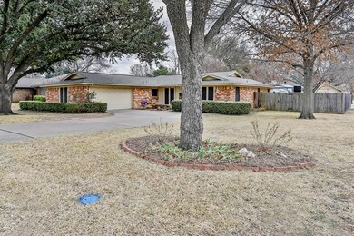 239 Norwich Dr, Hurst, TX 76054 - photo 2