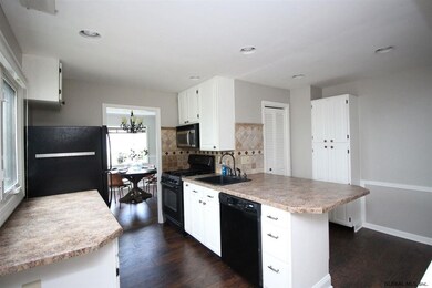 10 Mayhall St, Albany, NY 12205 - photo 6